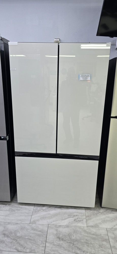 New Refrigerator Refrigerador  nuevo 
 Warranty Garantia Por Escrito 20 años 
Garantizando cada producto que vendemos