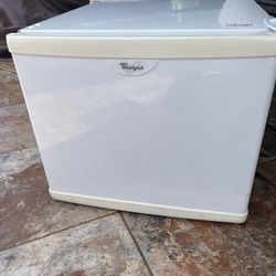 Whirlpool Minigridge 19”W X 16”H X20”D In Good Condition $50 Firm On Price