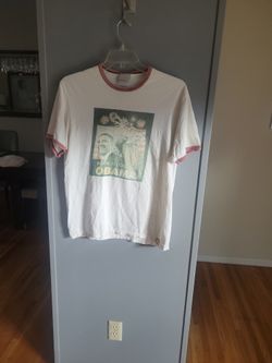Obama T Shirt  Large