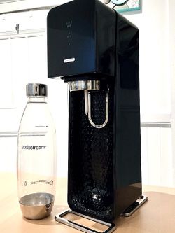 Soda Stream Sparkling Water Maker Kit w/ Bottle + CO2 Cylinder