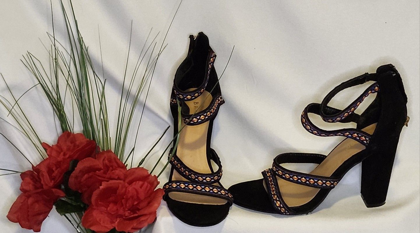 Black chunky heel with geometric design size 7