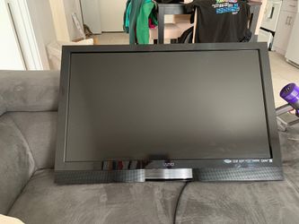 Vizio 37inch tv with wallmount included (we don’t have the base 😢)