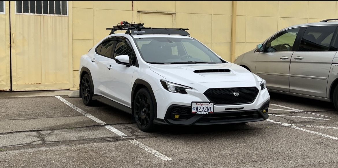 2022+ WRX Yakima roof rack, locks, keys and fairing  all brand new 