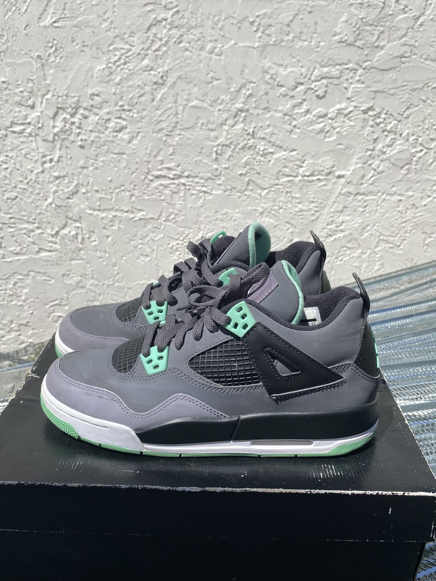 Size 7y - Jordan 4 Retro Green Glow 2013