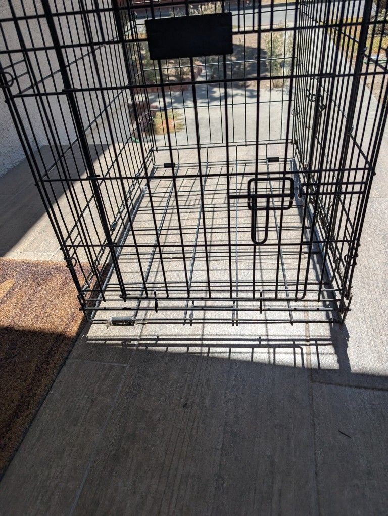 Used Foldable Wire Dog Kennel / Pet Crate (Medium Size)