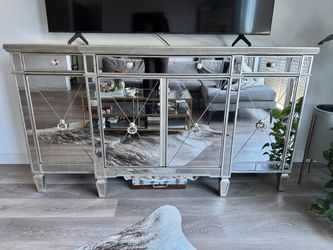 Buffet cabinet
