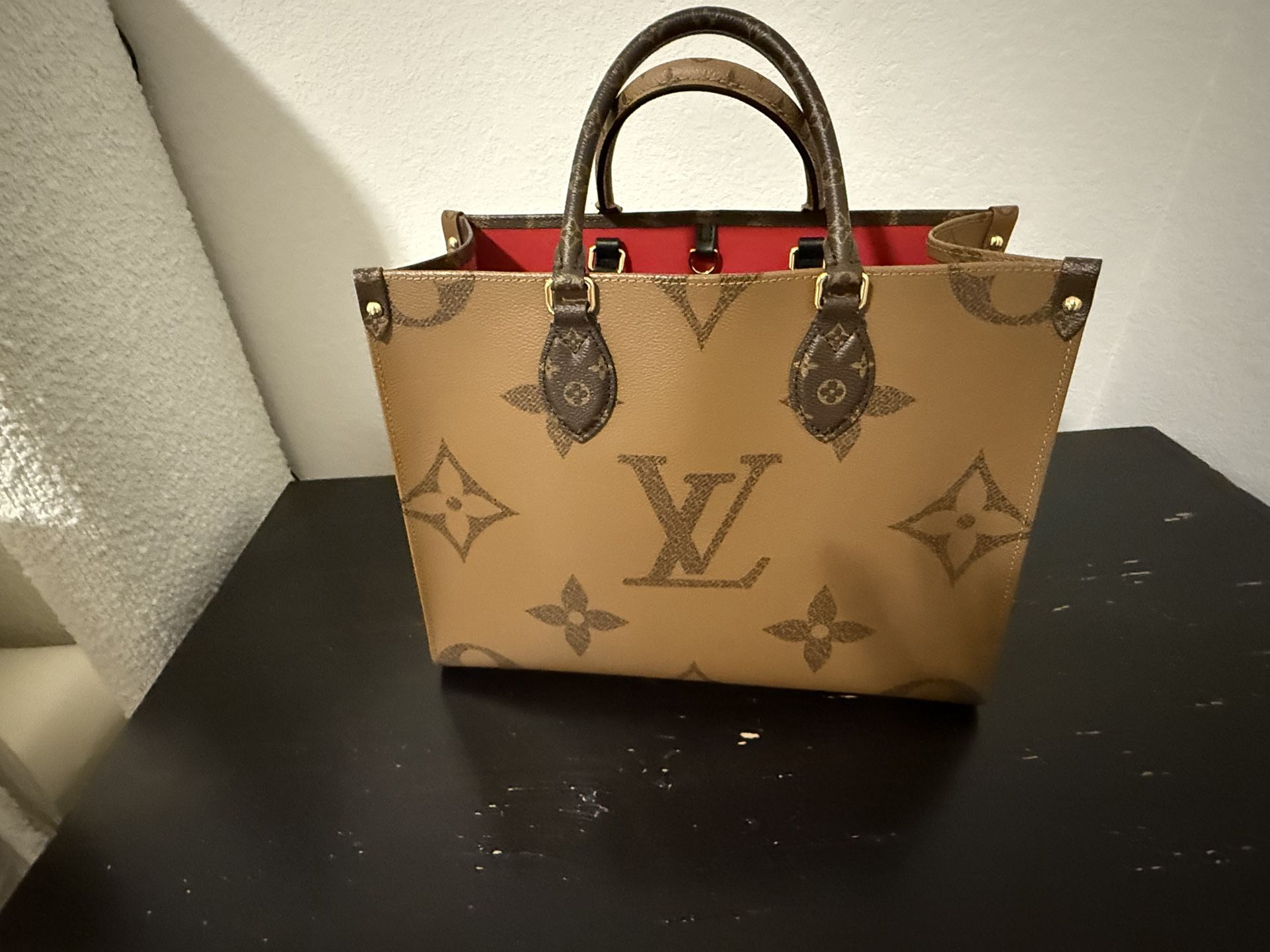 LV ONTHEGO Bag