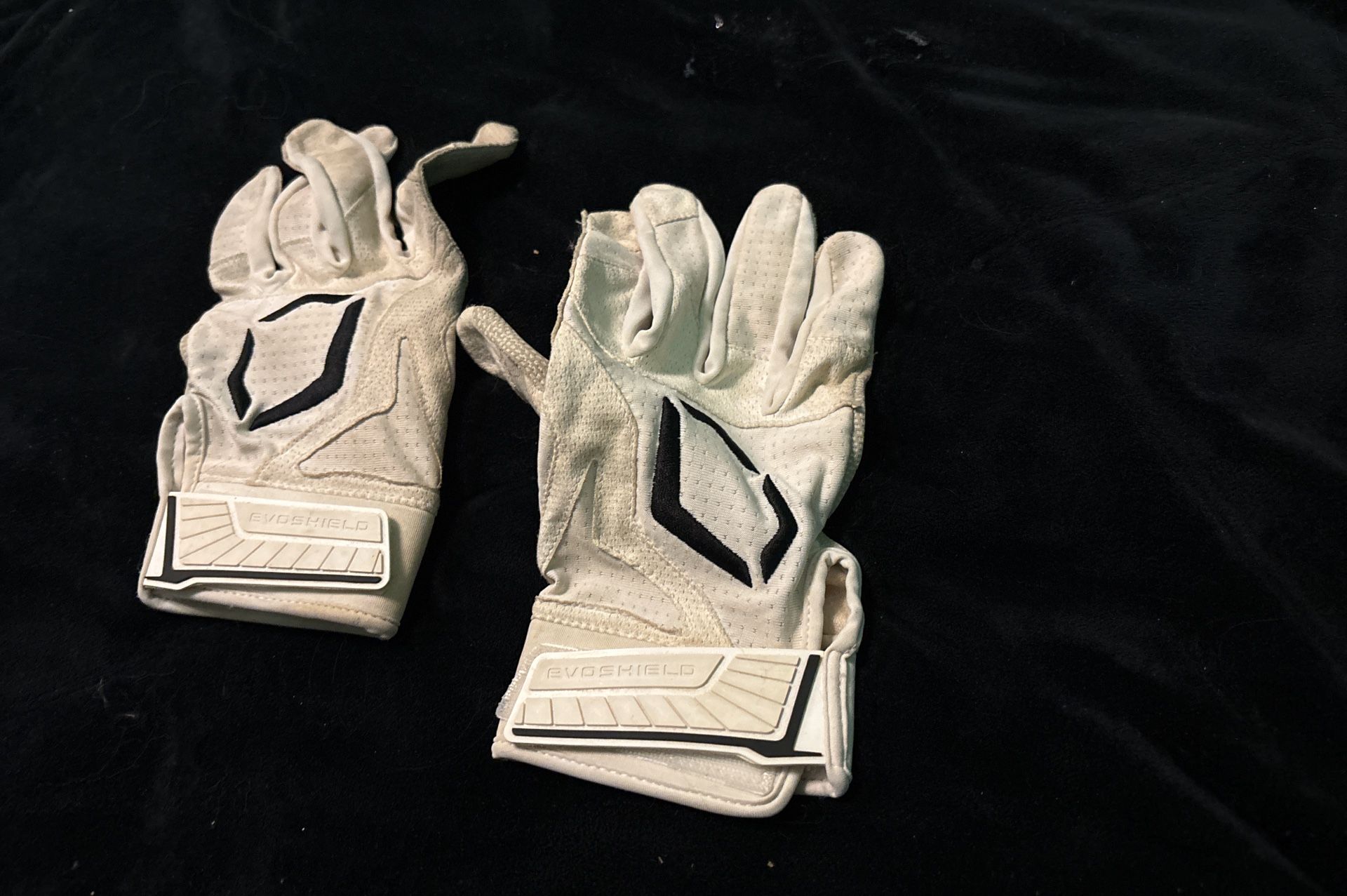 evosheild batting gloves