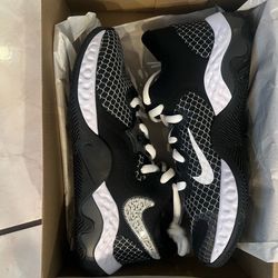 Men Nike Shoes-NEW size 8.5
