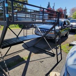 Desk/bunkbed 