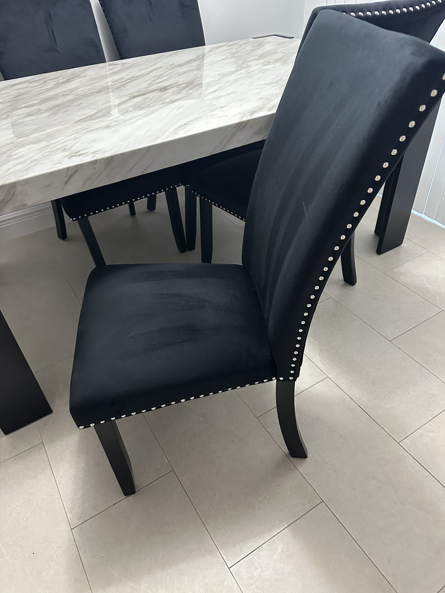 Dining Table With 4 Chairs 