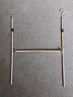 One tier adjustable closet hanger rod