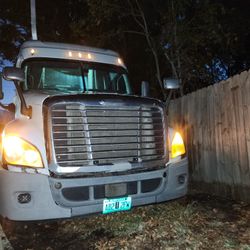 2011 Freightliner Cascadia 