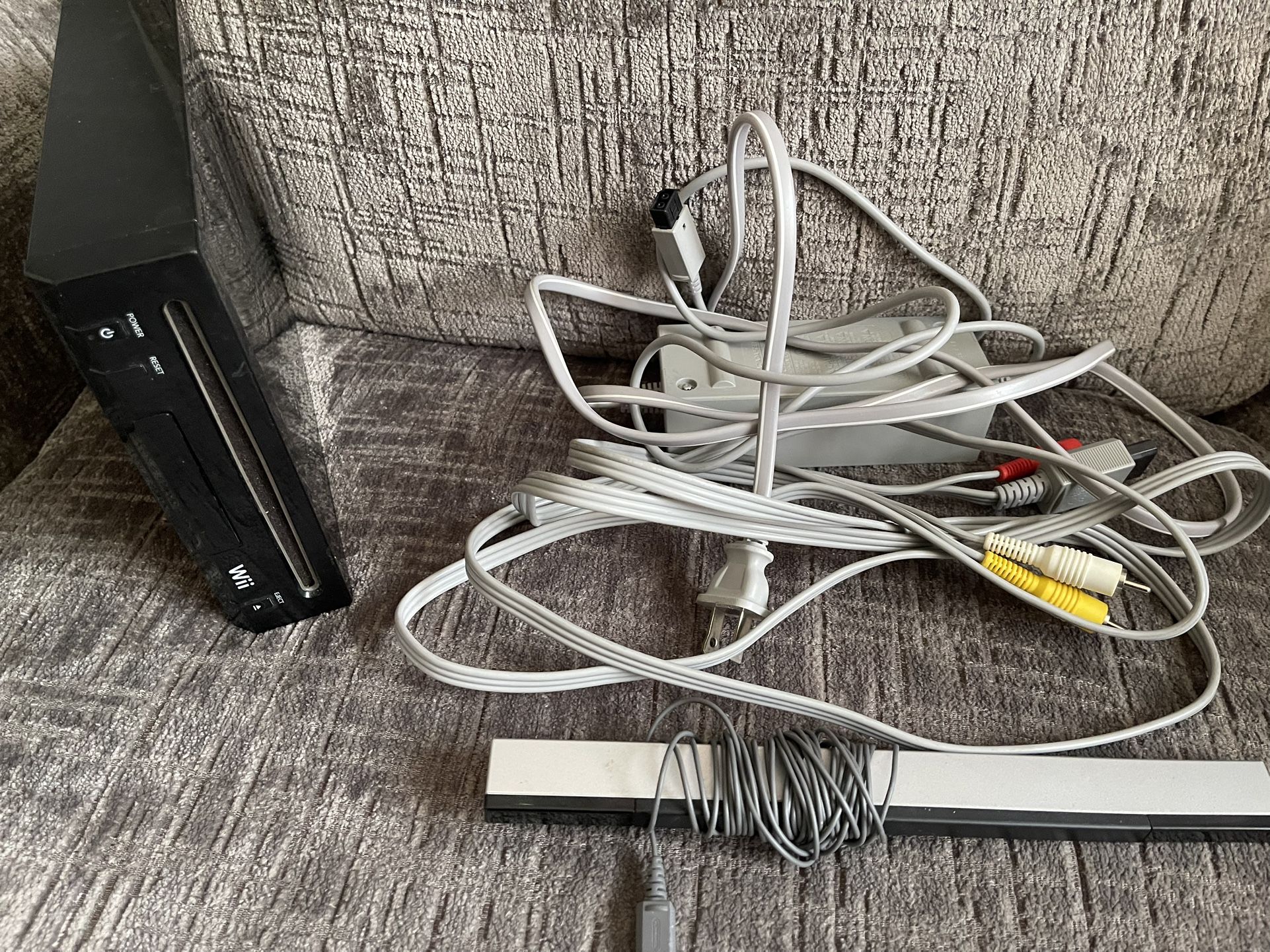 Nintendo Wii (has games)