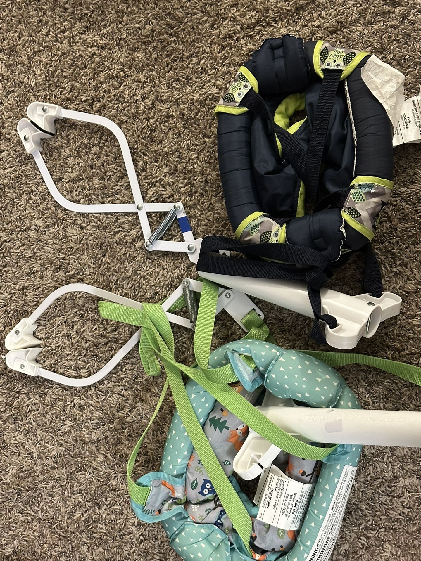 2 Baby Door Jumpers + 2 Baby Carriers