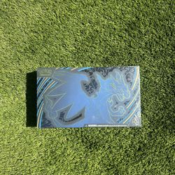 Pokemom Charizard Ultra Premium Collection