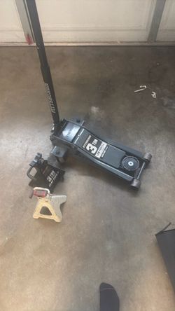 Pittsburgh 3 Ton Low profile jack W/Stands