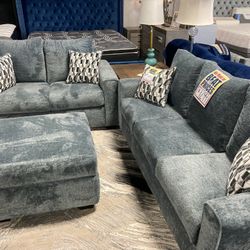 Lovely Sofa Loveseat! $1199 💙✨⭐️