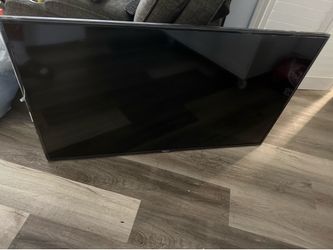 55” Hisense TV