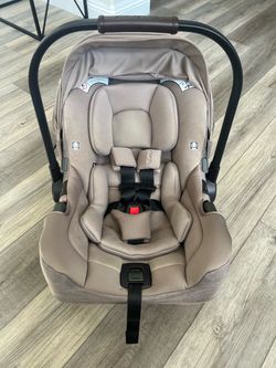 Nuna PIPA RX Car Seat + 2 Bases