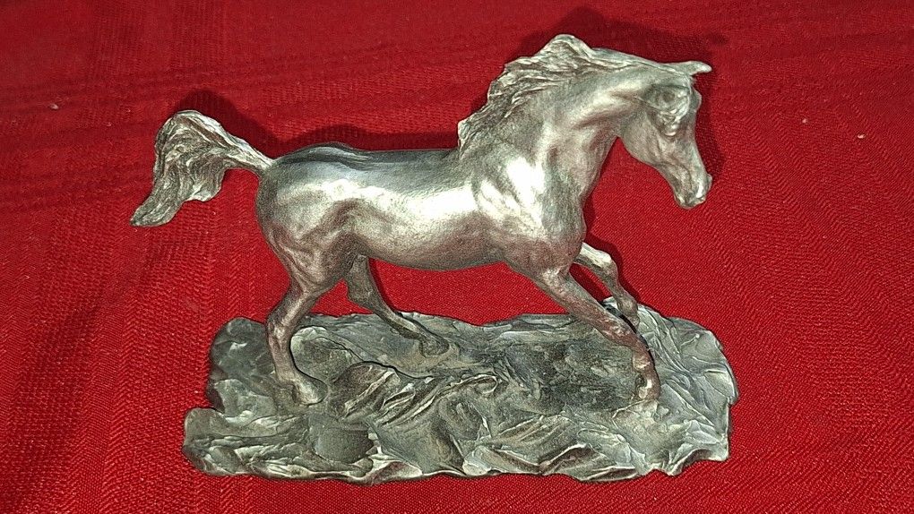 Vintage Hudson Pewter Mustang Stallion Horse Racing Western Wildlife Animal Figurine G10L003