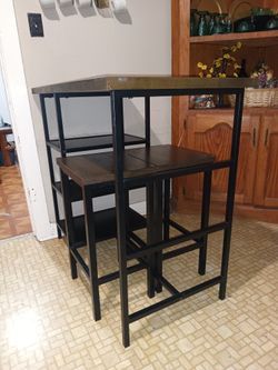 Vendo Mueble desayunador con dos Bancos