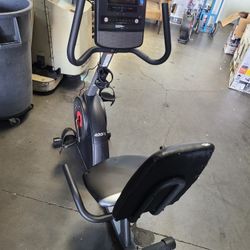 Proform Recumbent Bike 400Ri Exercise bike- Therapy bike - 80$ 