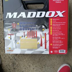 M A D D O X Set