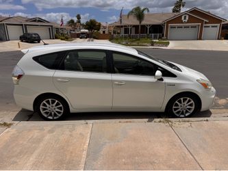 2013 Toyota Prius V - Priced to Sell!