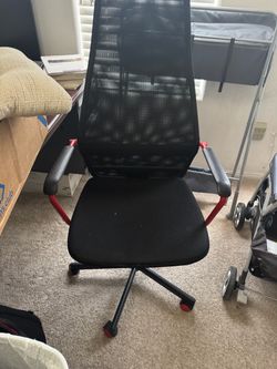 HUVUDSPELARE Gaming chair for ($15)