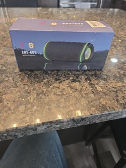 Bluetooth speaker with HD sound, portable wireless, waterproof IPX5, up to 20 hours of playback, TWS pairing, Bluetooth 5.3, for home, party, beach, o