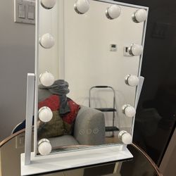 Vanity Mirror with Lights - MUST GO BY 10/31