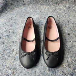 Wonder Nation Girls Black Ballerina Flats
-Size 3 (Jr)