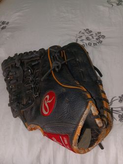 Rawlings. Baseball glove  For Sale