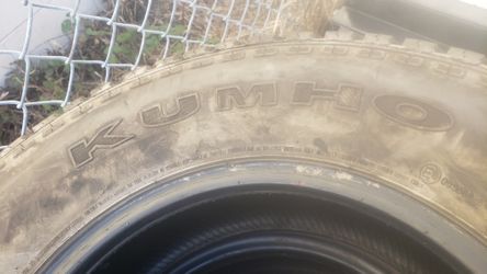 Kumho Road Venture  LT215/85r16