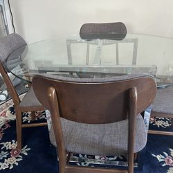 Round Glass Dining Table And Set Of 4 Chairs 
