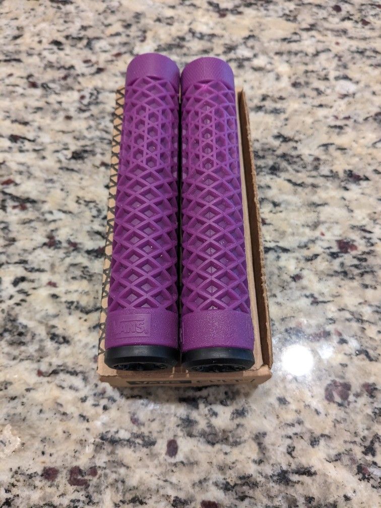 CULT VANS WAFFLE FLANGELESS GRIPS

