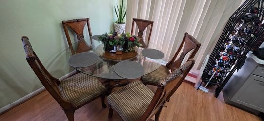 Dining table set