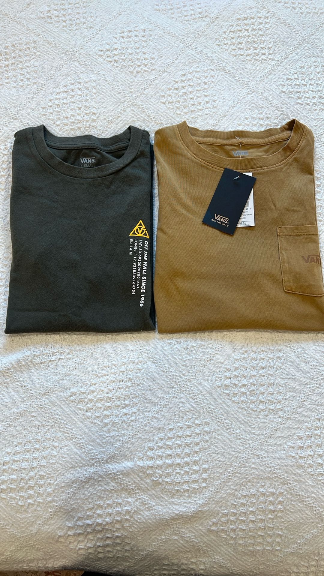 Vans Women’s Bundle Of 2 T-Shirts