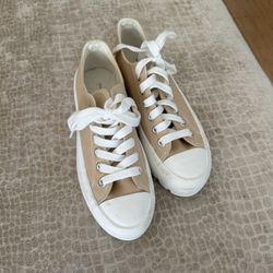 Wedge Beige Adorable Sincerely Sneakers- Platform - Size 6m -Worn Once- perfect for the summer