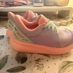 Kizik Shoes Size 10C