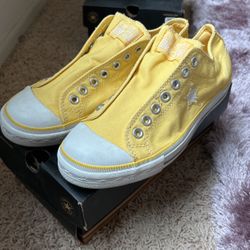 BRAND NEW CONVERSE FOR WOMEN 