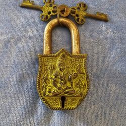 Vintage Anique Finish Pad Lock With Keys