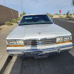 1989 Ford LTD Crown Victoria V8 5.0