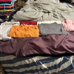 Scrubs All Xl Or 2xl There Are 3 Large Tops 