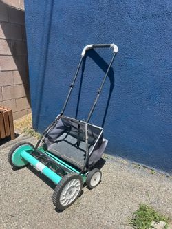 Manual Reel Lawn Mower with Grass Catcher