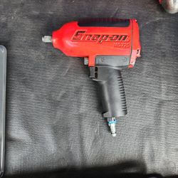 Snap-on Tool Tools  1/2" Drive Heavy-Duty Air Impact Wrench (Red)