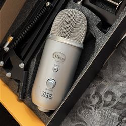 Blue Yeti USB Mic Bundle w/ Boom Arm Pop Filter Clamp