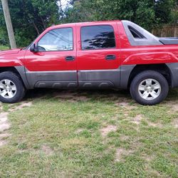 2005 Chevy Avalanche Truck 