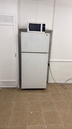 Amazing apartment fridge for sale!!